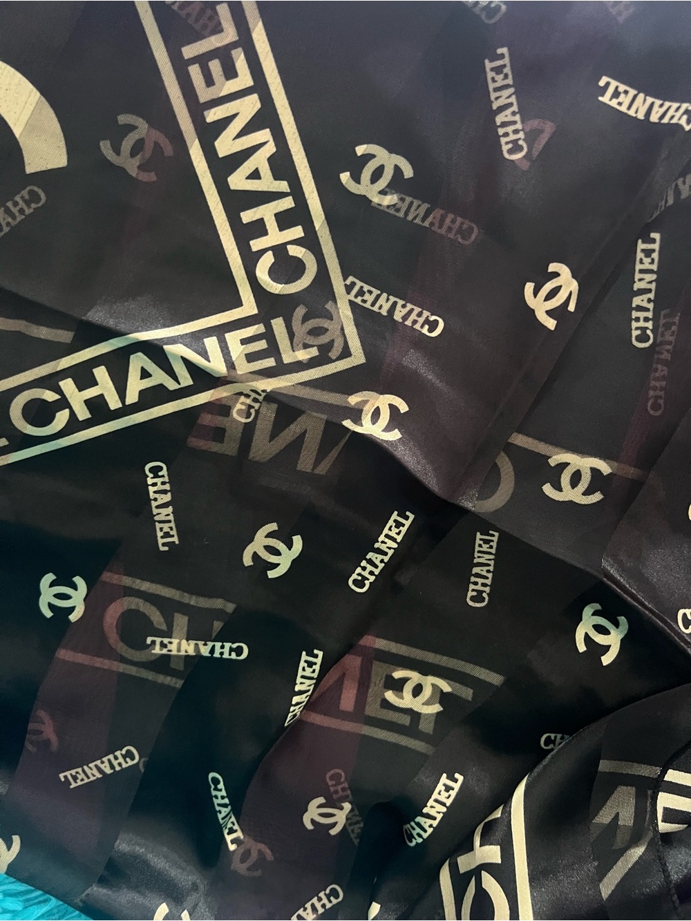 Chanel scarf - Picture 5 of 5